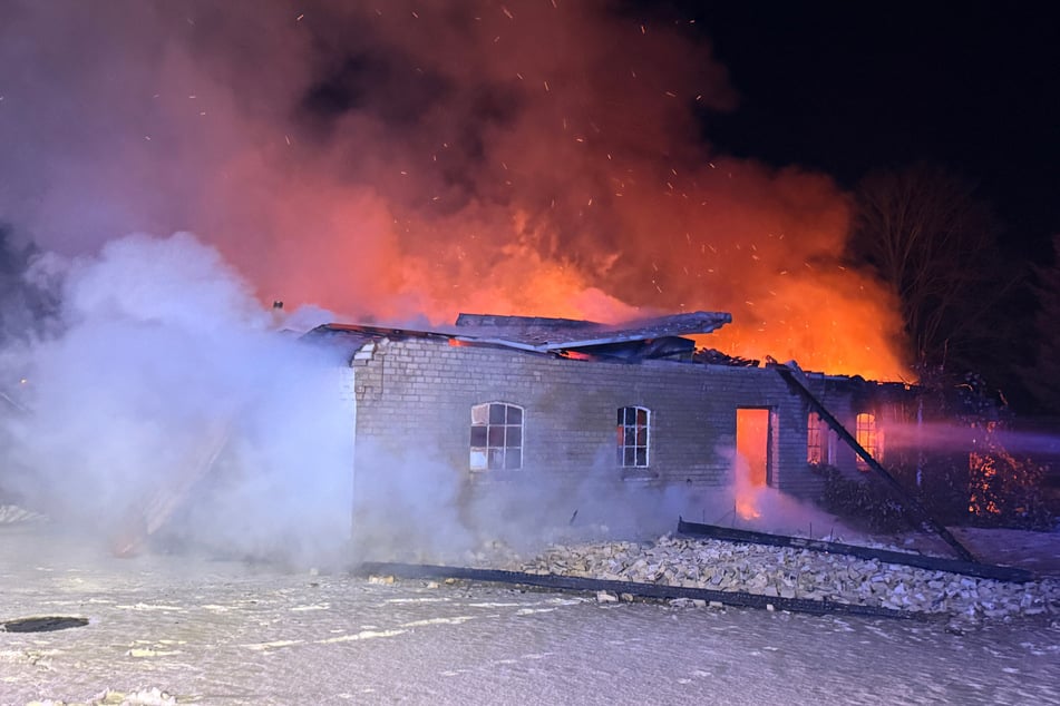 Das Wohnhaus brannte vollständig nieder.