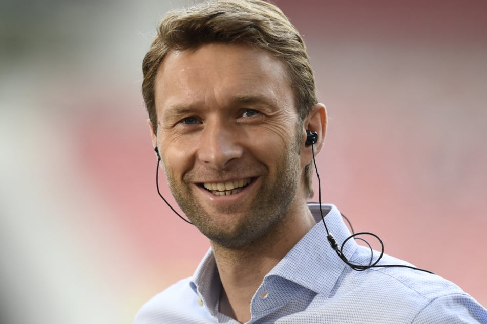 Bayer-Leverkusen-Sportchef Simon Rolfes (43) sucht kurz vor Bundesliga-Start noch nach Verstärkungen für seinen Kader.