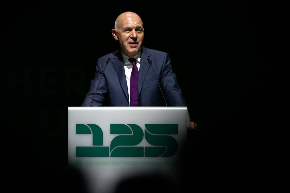 Auch der DFB-Präsident Bernd Neuendorf (64) bezieht Stellung. (Archivbild)