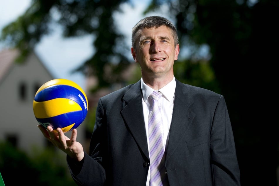 Der Serbe trainierte in der Volleyball Bundesliga den USC Münster, den VC Dresden und den VV Leipzig sowie den VC Eintracht Mendig.
