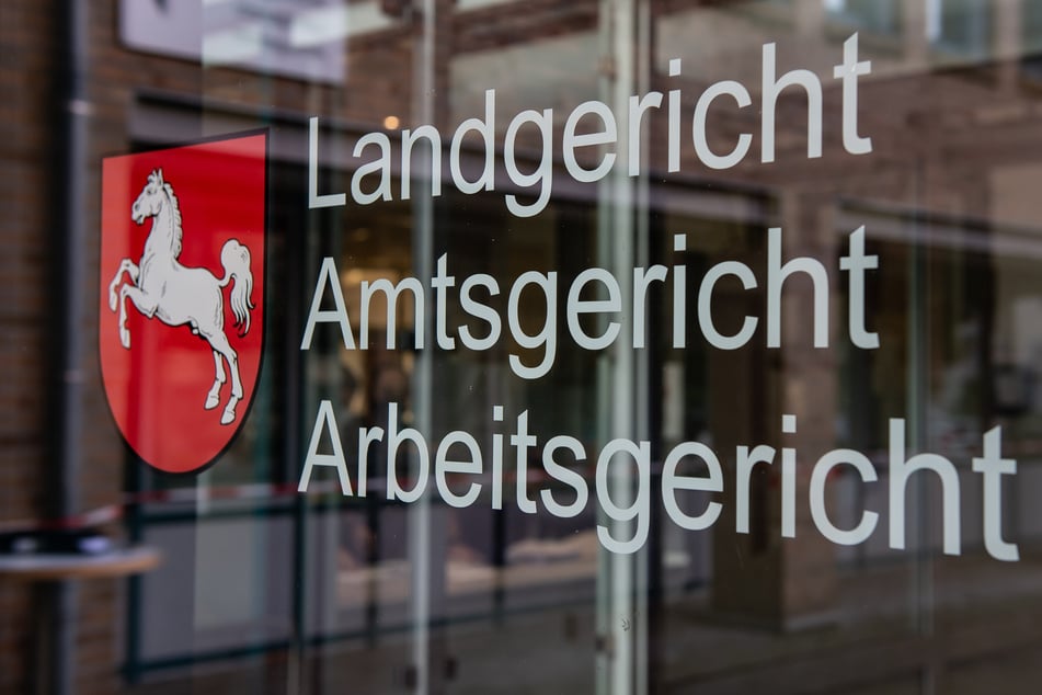 Der damals 25-jährige Unfallverursacher muss sich aktuell vor dem Landgericht Göttingen verantworten.