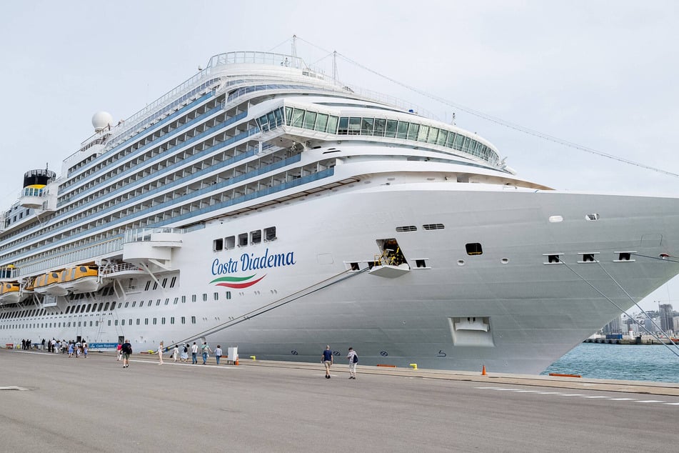 Viele Reedereien machen in diesem Jahr auch in deutschen Häfen fest: Die Costa Diadema startet in Kiel zu Kreuzfahrten durch norwegische Fjorde.