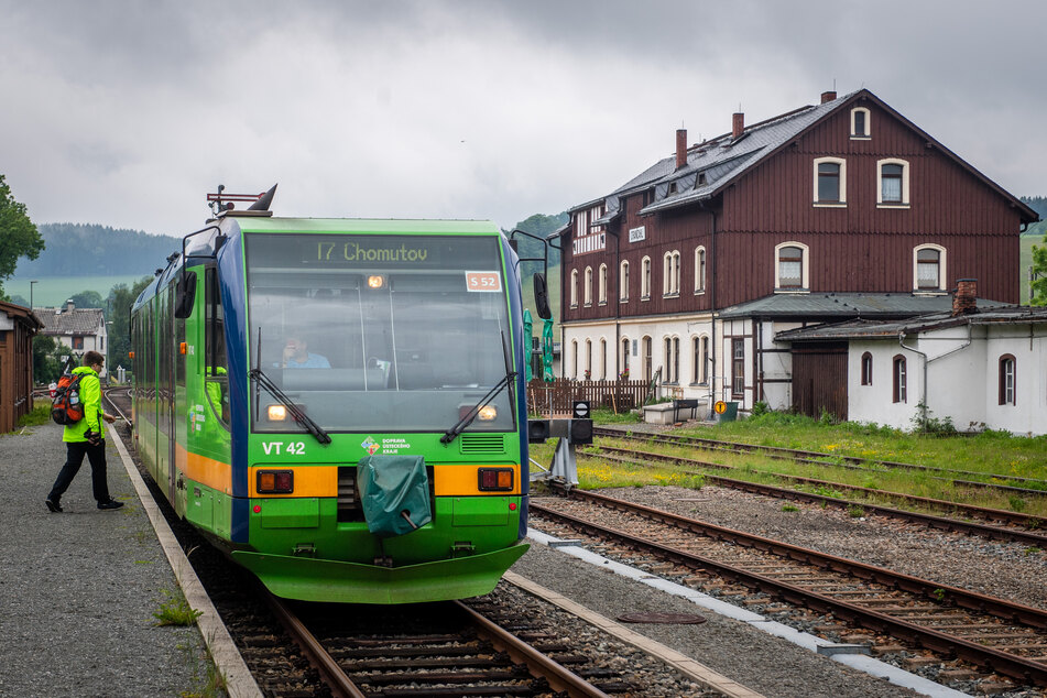 Schnell und bequem zum Wandern oder Radeln nach Tschechien: Das macht an Wochenenden die Länderbahn möglich.