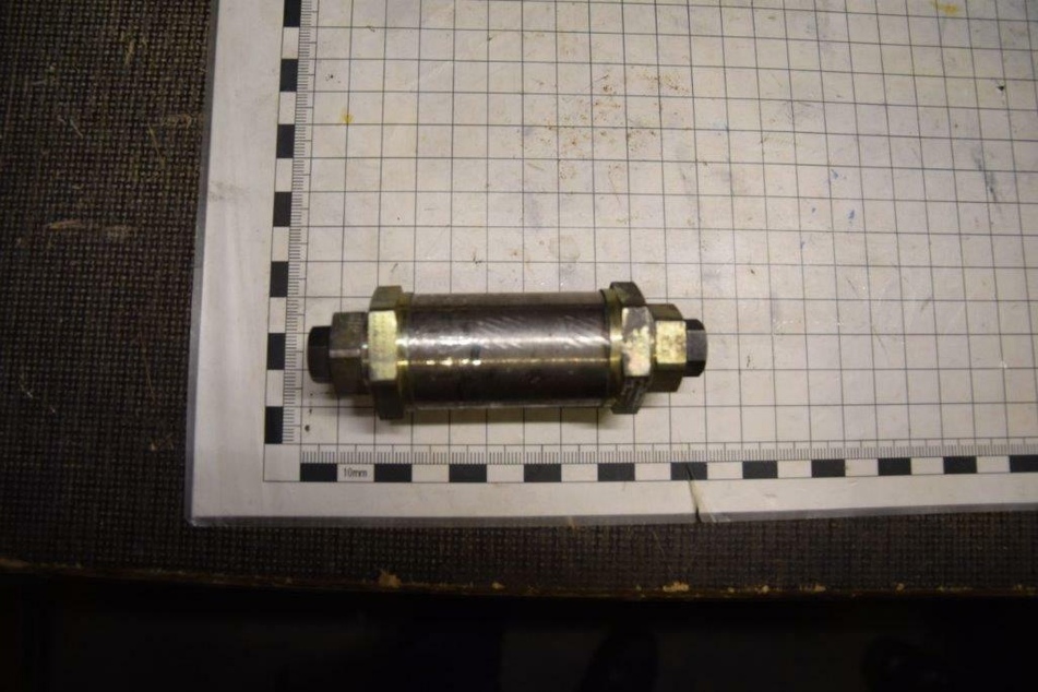 Die Rohrbombe misst eine Länge von zwölf Zentimetern und wurde von einem Entschärfer kontrolliert gesprengt.