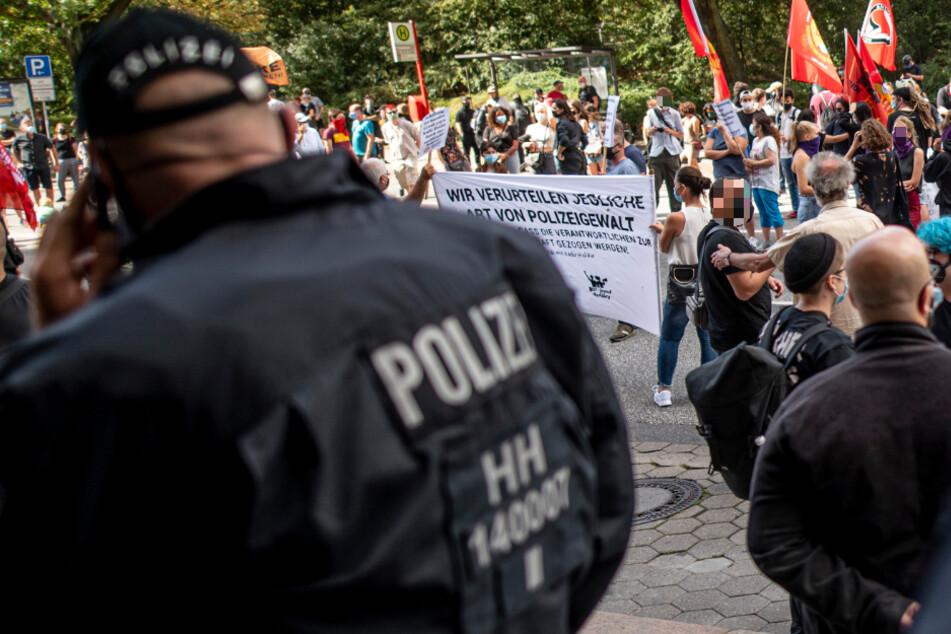 Die Hamburger Polizei wird die Demonstrationen überwachen. (Symbolfoto)