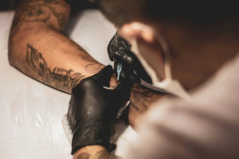 A New York tattoo studio is suing its ex-workers for calling out unsanitary conditions, including dirty needles and rats. (stock image)