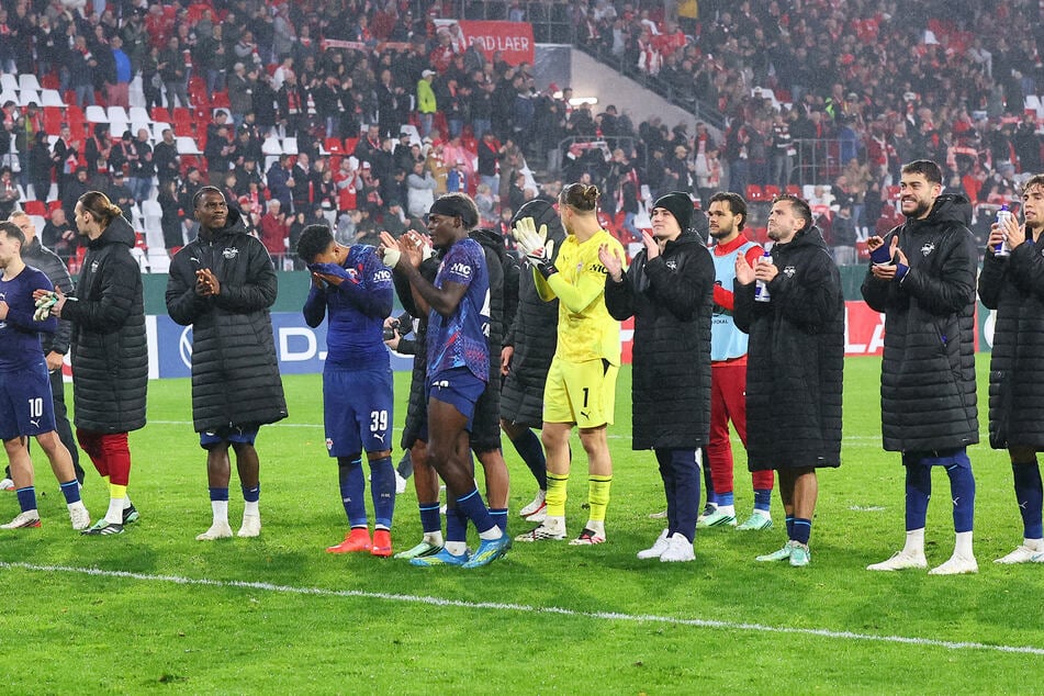 Am Ende hat es für RB Leipzig gereicht, eine Runde im DFB-Pokal weiterzukommen. In der ersten Halbzeit sah das aber gar nicht so aus.
