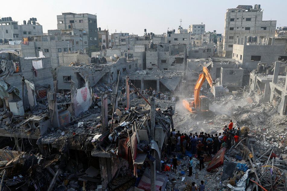 The UN warned of "epic suffering" in Gaza after 18 days of continuous Israeli bombing that has killed thousands.