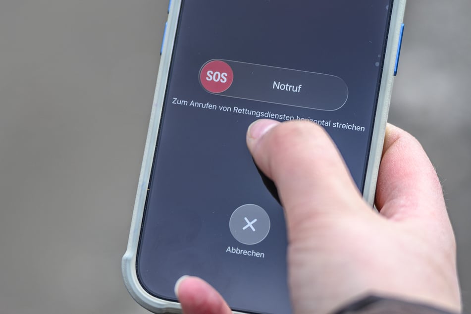 Droht Ärger, wenn das Handy versehentlich die 110 anruft?