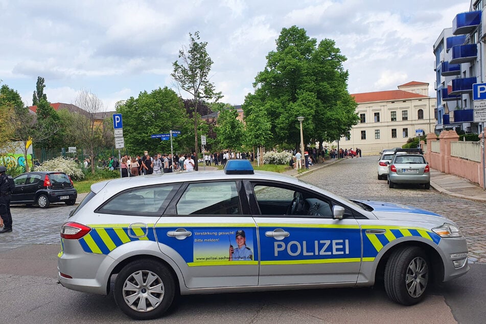 Die Polizei ist derzeit an der Integrierten Gesamtschule Halle im Einsatz.