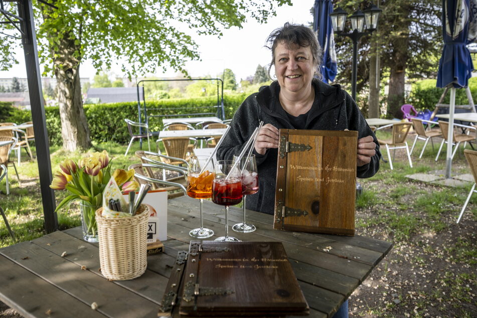 Chefin der Vereinsgaststätte "Höhenluft", Manuela Bischoff (55), freut sich auf die Biergartensaison.