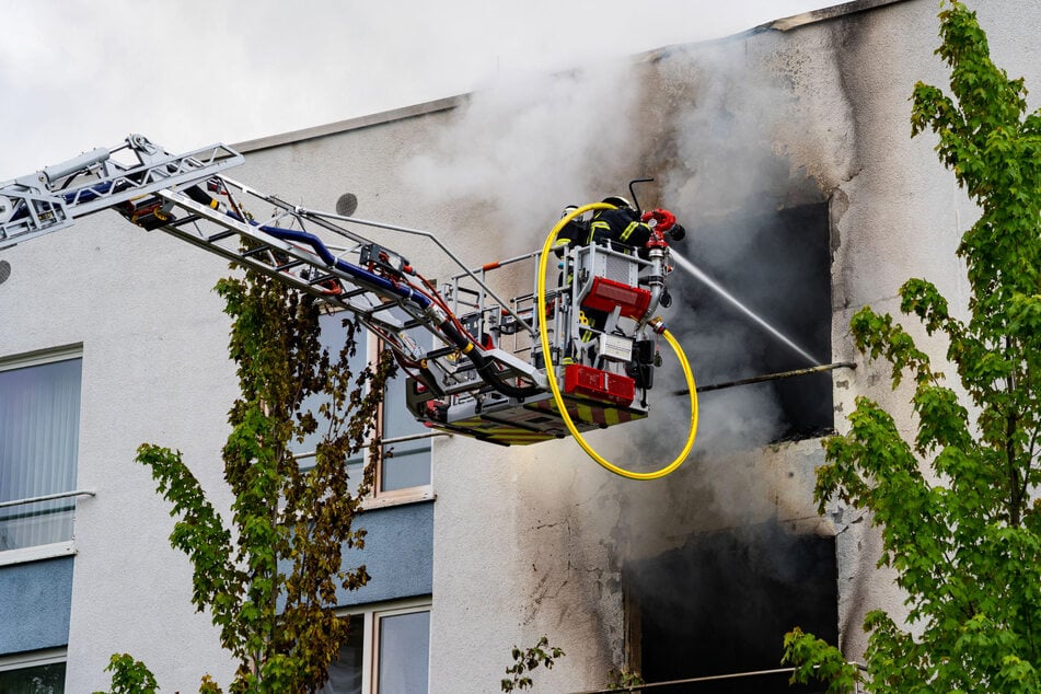 "Explosionsartige Verpuffung": Feuer in "Lost Place"-Hotel in Südhessen