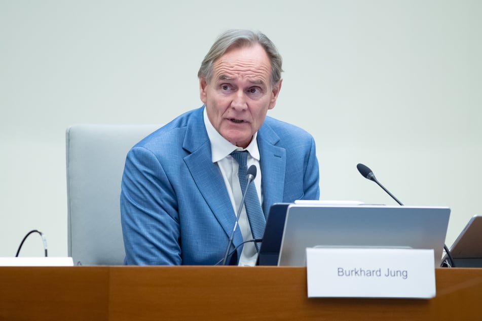 Die geplante Einweihungsfeier steht laut Leipzigs Oberbürgermeister Burkhard Jung (68, SPD) nicht in Zusammenhang mit einem Start der Produktion.