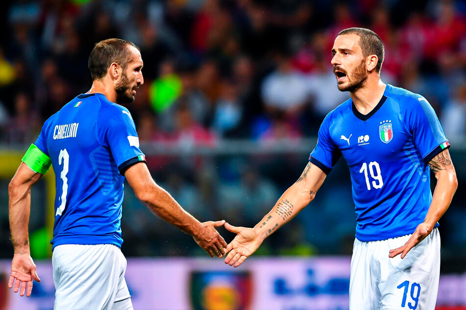 Lassen Italiens Abwehr-Routiniers Giorgio Chiellini (36, l.) und Leonardo Bonucci (34) auch gegen England nichts zu?