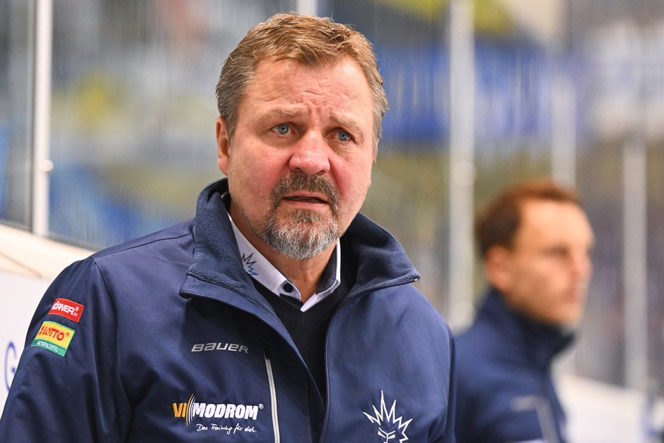 Trainer Andreas Brockmann (55) musste am Dienstag seinen Hut als Chefcoach der Dresdner Eislöwen nehmen.
