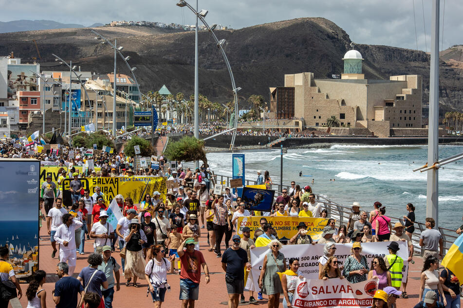 Proteste gegen Massentourismus auf Gran Canaria.