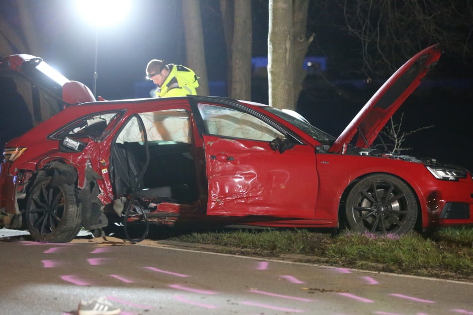 Die 18-Jährige wurde aus dem Auto geschleudert. Sie und ihr ungeborenes Kind hatten keine Chance.