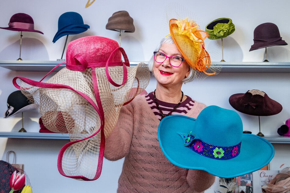 Gut behütet: Jacqueline Peevski (64) zeigt einige ihrer Schmuckstücke.