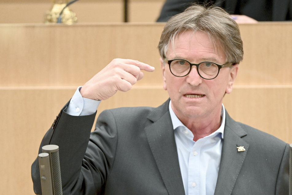 Er sprach sich am Montag für eine Bundesnotbremse, wie sie von Ende April bis Ende Juni 2021 in Kraft war, aus.
