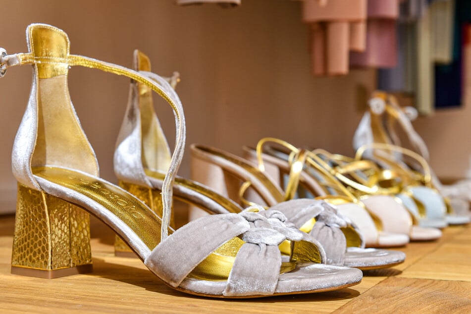 Zum Service gehören Schuhe ebenso wie Accessoires und eine Styling-Lounge.