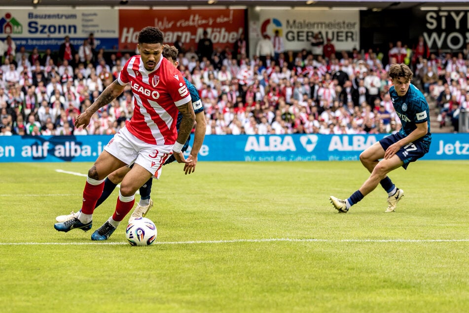 Justin Butler (25, v.) und Kollegen müssen vor der Abreise ins Trainingslager am Samstag noch einmal richtig schwitzen.