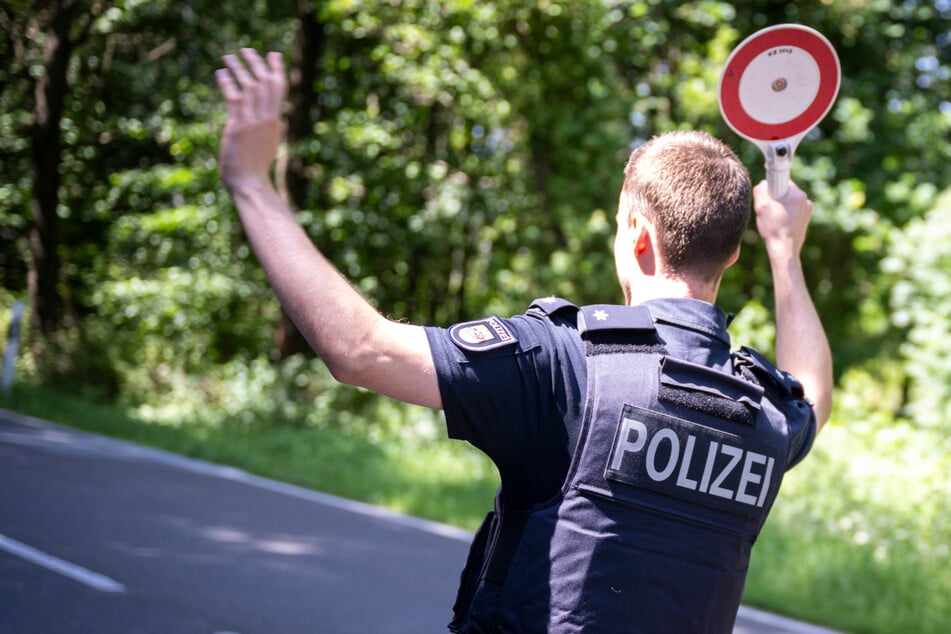 Autofahrer würgt Polizisten - alles wegen einer Verkehrskontrolle