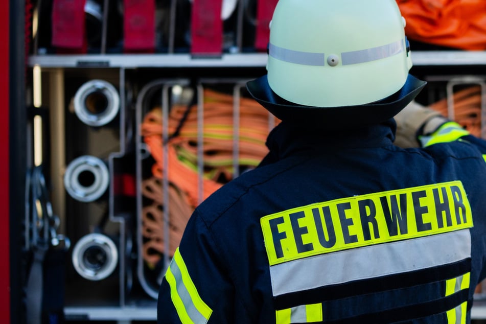 Die Feuerwehrkräfte hatten alle Hände voll zu tun. (Symbolfoto)