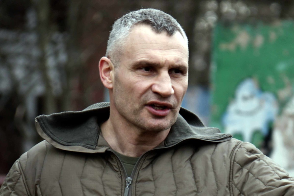 Kiews Bürgermeister Vitali Klitschko (52) kritisierte unterdessen auch SPD-Fraktionschef Rolf Mützenich für seine Aussagen zu einem möglichen "Einfrieren" des Krieges. "Wir werden keine Gebiete an Russland abgeben. Das kann kein Kompromiss sein."