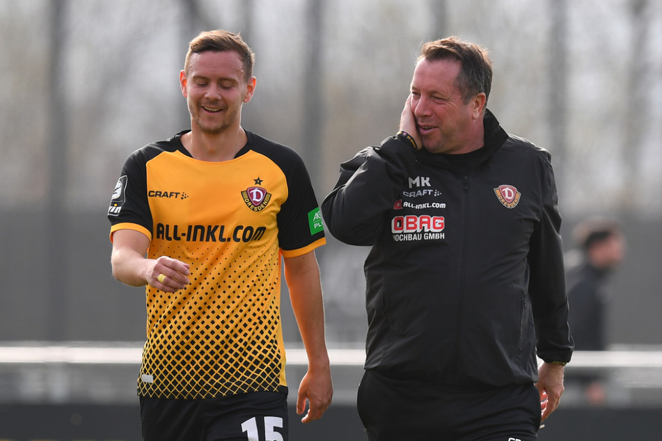 Chris Löwe (links) hat gut lachen. Trainer Marcus Kauczinski ließ ihn mal wieder von Beginn an ran.