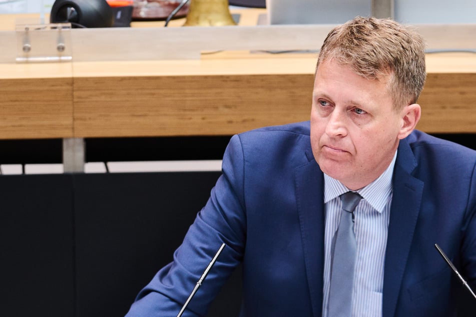 Senat zieht Konsequenzen: Staatssekretär Friederici muss gehen!