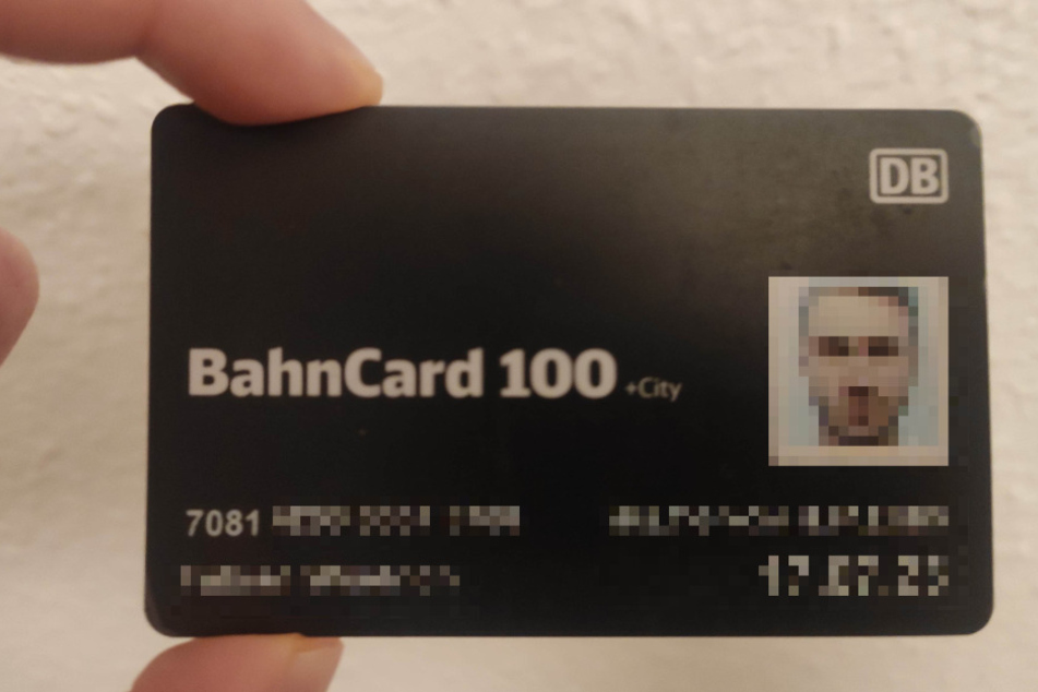Die BahnCard 100 kostet gut 4000 Euro. Damit können Fahrgäste ein Jahr lang mit dem Regional- und Fernverkehr durch Deutschland fahren.