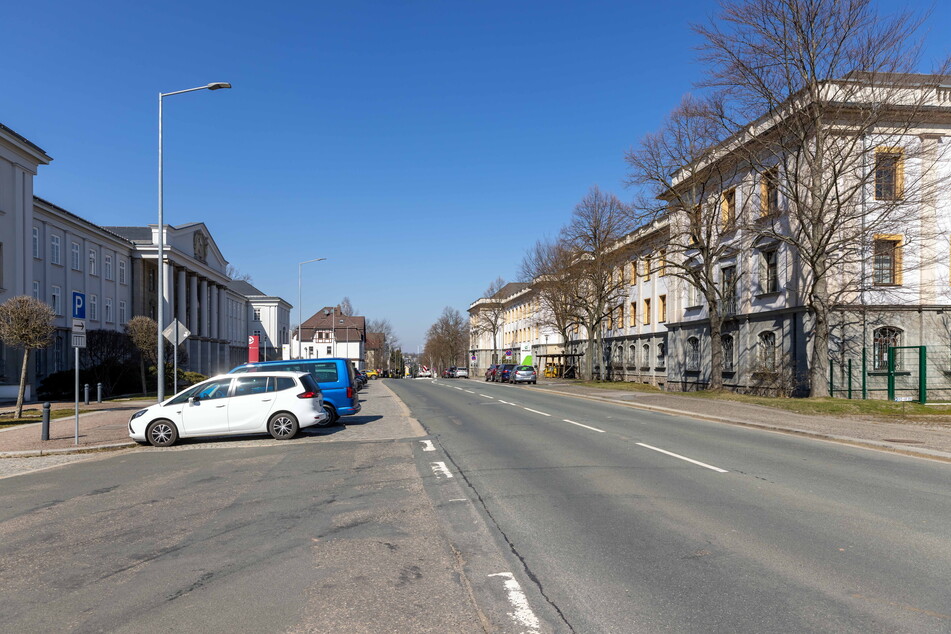 Die Jagdschänkenstraße in Chemnitz ist bald dicht: Die Haupteinflugschneise in den Ortsteil Reichenbrand soll ab Mitte April zu weiten Teilen voll gesperrt sein.