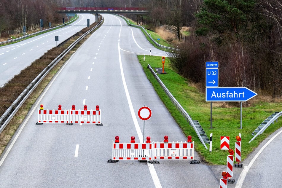 Wegen Bauarbeiten wird die viel befahrene A46 bei Wuppertal für mehrere Tage voll gesperrt. (Symbolbild)