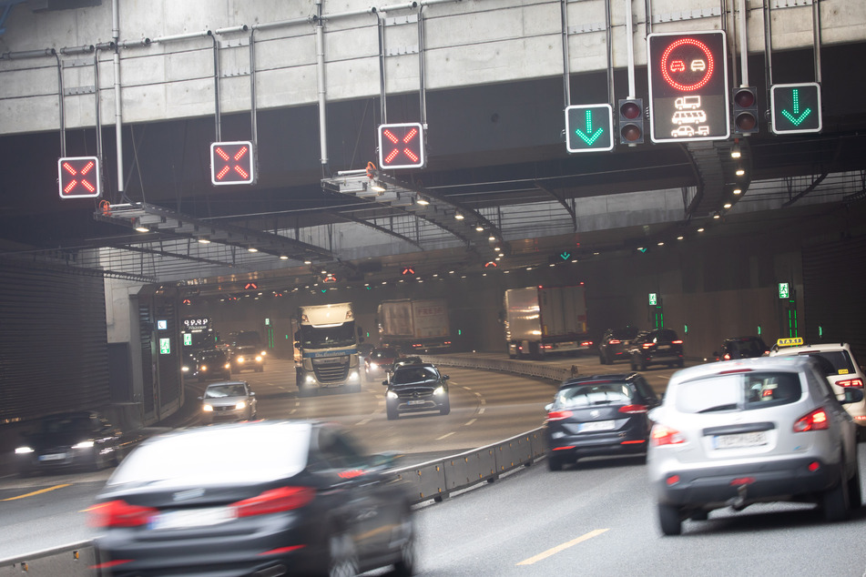 Die Autobahn GmbH rät, an diesem Wochenende auf nicht notwendige Fahrten zu verzichten.