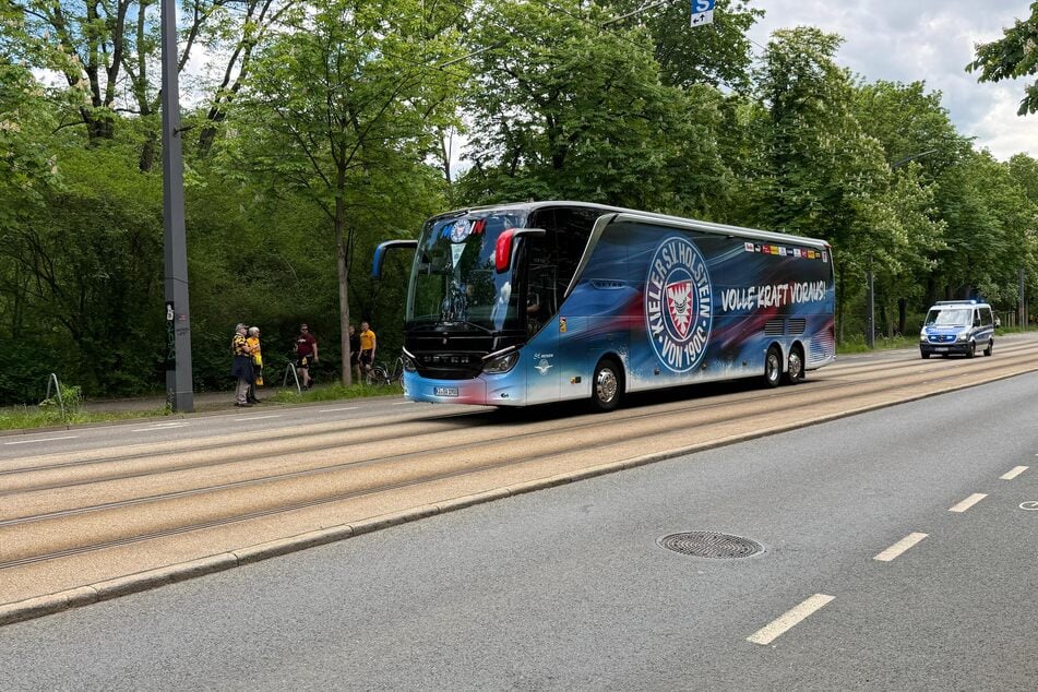 Um 14.04 Uhr kommt der Holstein-Bus an.