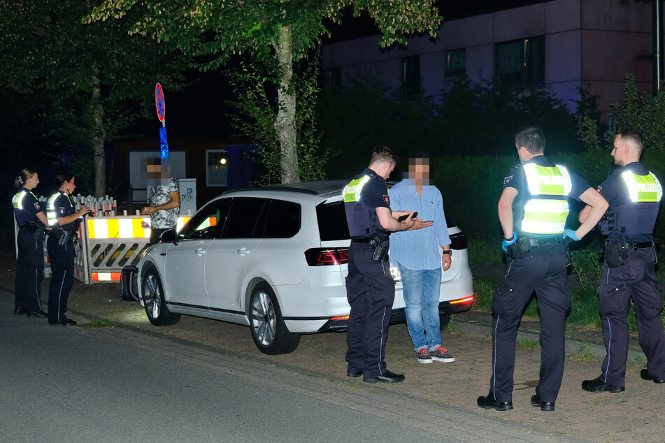 Die Polizei stellte unter anderem eine Strafanzeige wegen wechselseitiger Körperverletzung.