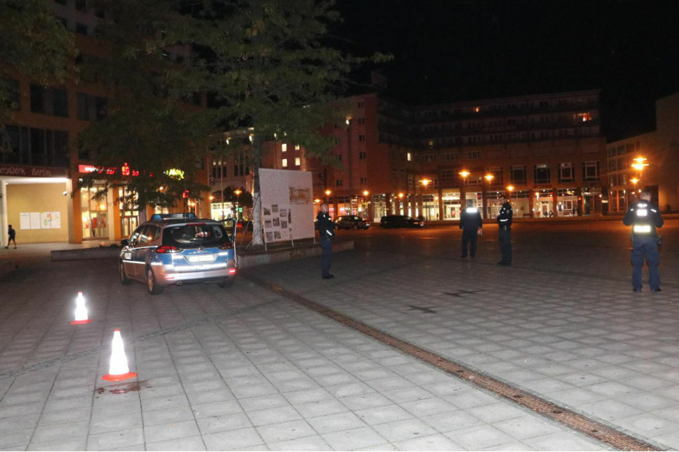 Am späten Freitagabend wurden zwei Person nach einem Streit in Berlin-Hellersdorf mit Stich- und Schnittwunden verletzt.