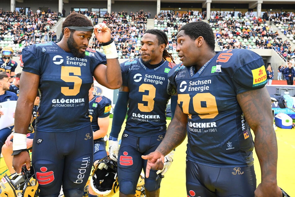 Die Defense um Deshon Hall (24,), Devonni Reed (26) und Lamonte McDougle (26, v.l.) muss sich besser finden.