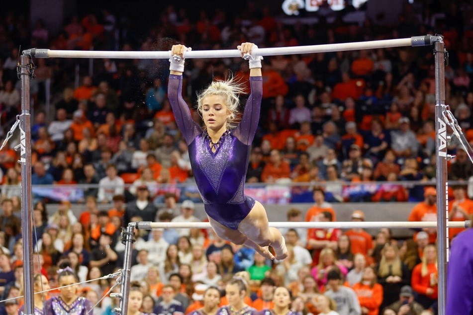 Olivia Dunne's latest gymnastics video has fans gushing over her skills.