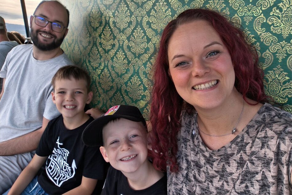Die vierköpfige Familie durfte eine Woche im Kinderhaus "Kleine Helden" des Europa-Parks verbringen.