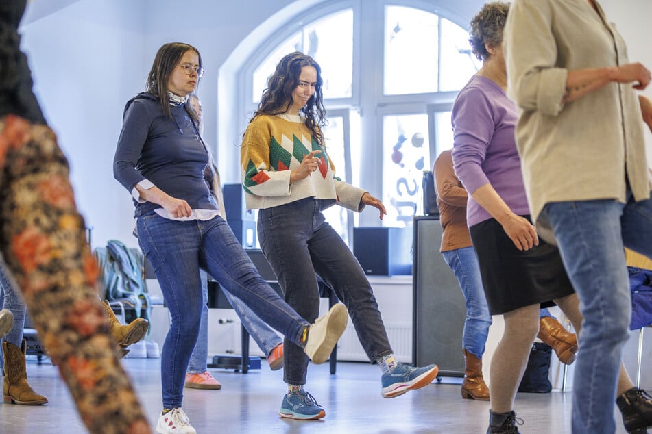 Früher galt der "Electric Slide" als Einsteiger-Tanz, doch auch der hat seine "koordinativen" Hürden.