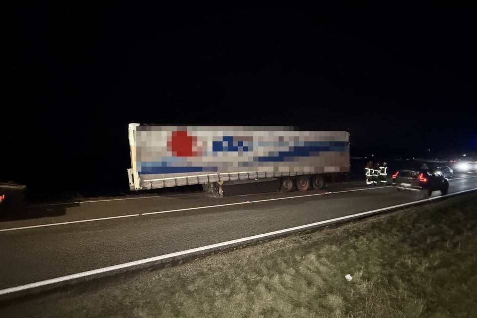 Die B4 war stundenlang gesperrt.