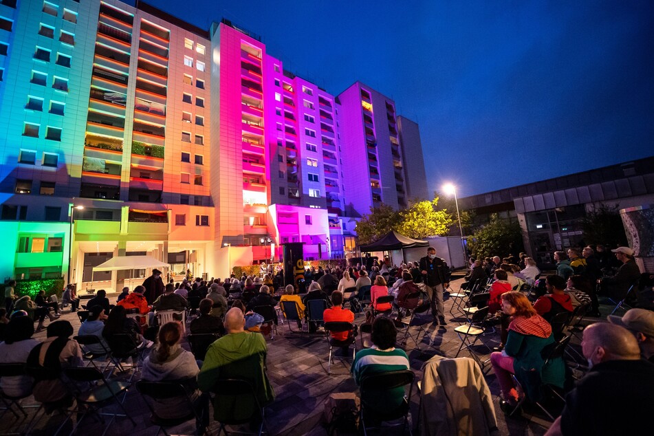 Freiluftkonzert "Singende Balkone": Vom Innenhof zum Konzerthaus