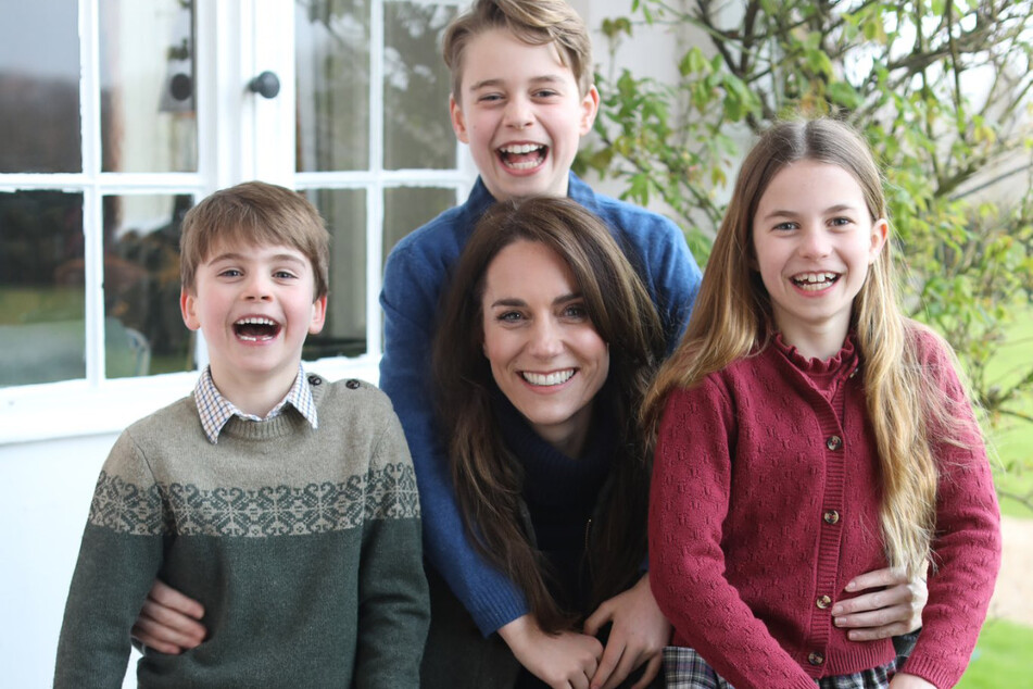 Several photo agencies removed a family pic featuring Princess Kate and her three children due to digital altering of the image.