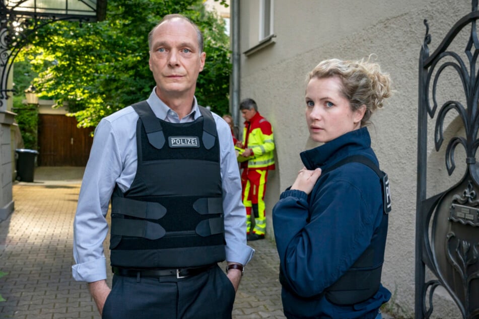 Nach dem Ausscheiden von Karin Hanczewski ermitteln Martin Brambach und Cornelia Gröschel allein im "Tatort Dresden" - hier in der Folge "Siebenschläfer".