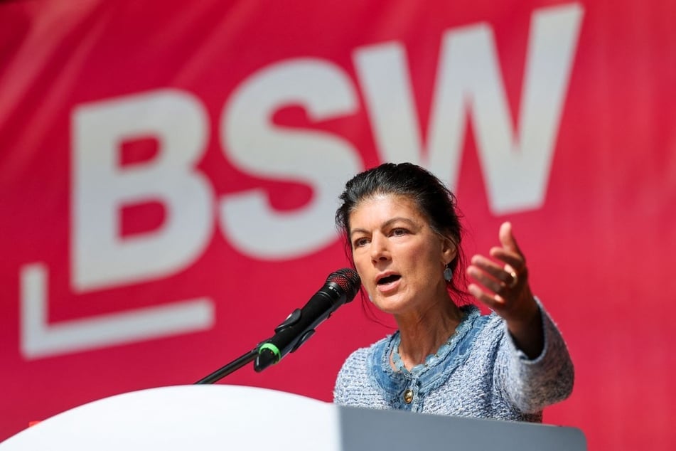 Nach dem drohenden Austritt fast der gesamten Thüringer BSW-Landtagsfraktion erhebt Parteigründerin Sahra Wagenknecht (57, BSW) schwere Vorwürfe.