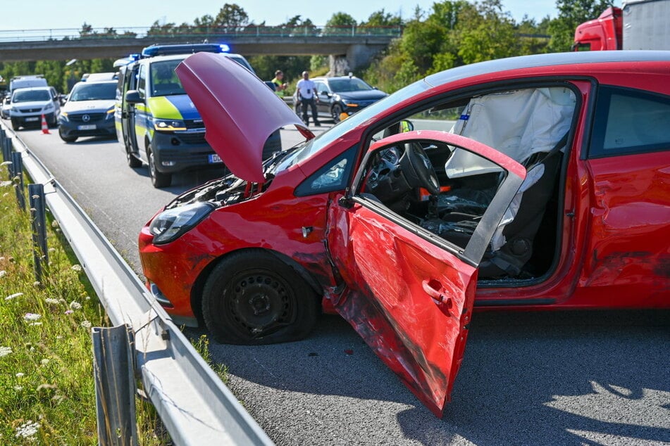 Ein 63-jähriger Geisterfahrer krachte am Montag auf der A4 in einen Transporter.