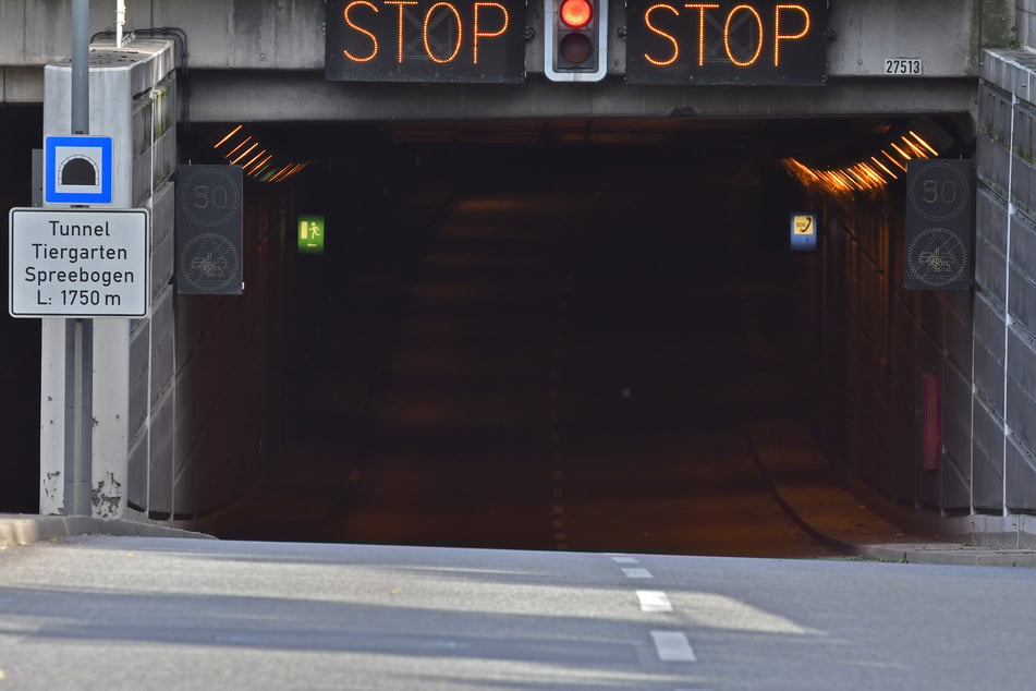 Der Tiergartentunnel ist derzeit in beide Richtungen gesperrt. (Archivbild)