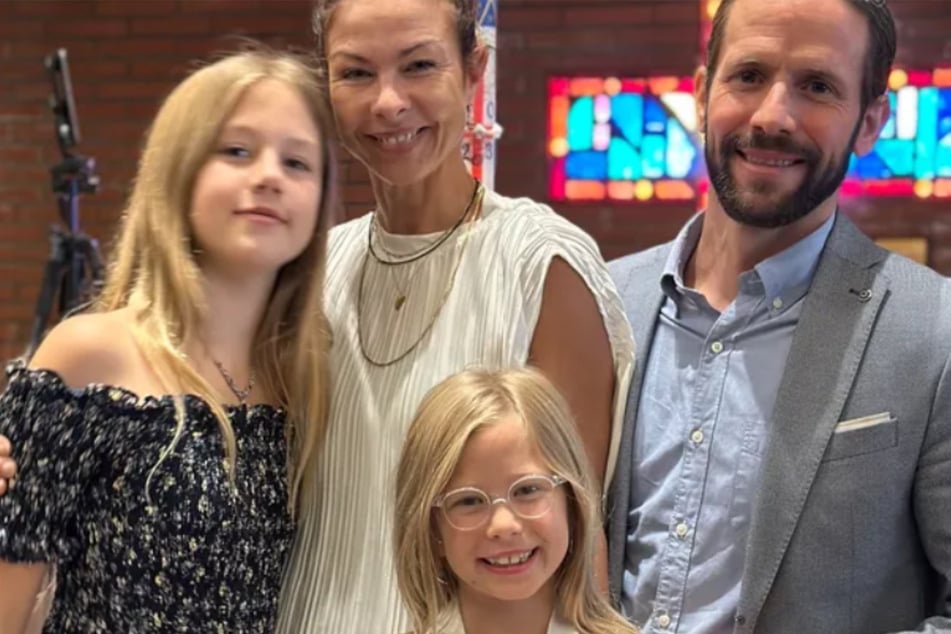 Christian Oliver (†51), der mit bürgerlichem Namen Klepser hieß, mit seiner Ex-Frau Jessica Klepser (49) und den gemeinsamen Töchtern Madita (†12, l.) und Annik (†10).