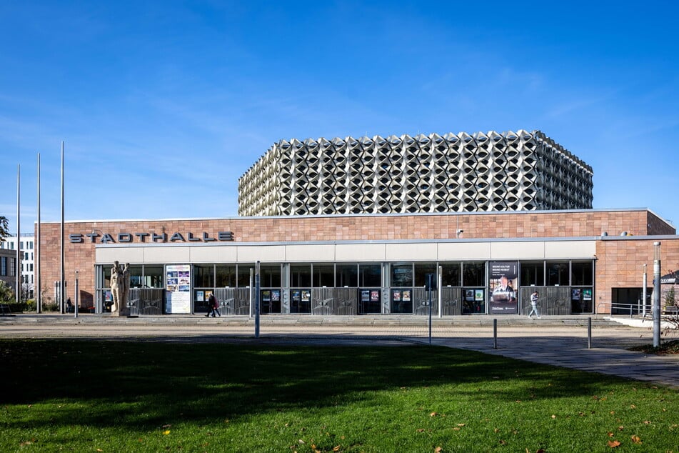 Die Ex-Kanzlerin wird in der Chemnitzer Stadthalle auftreten.